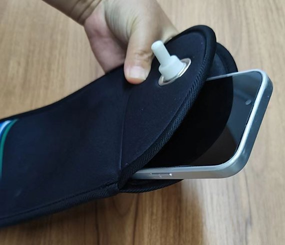 Mobile-Phone-lockable-pouches-5