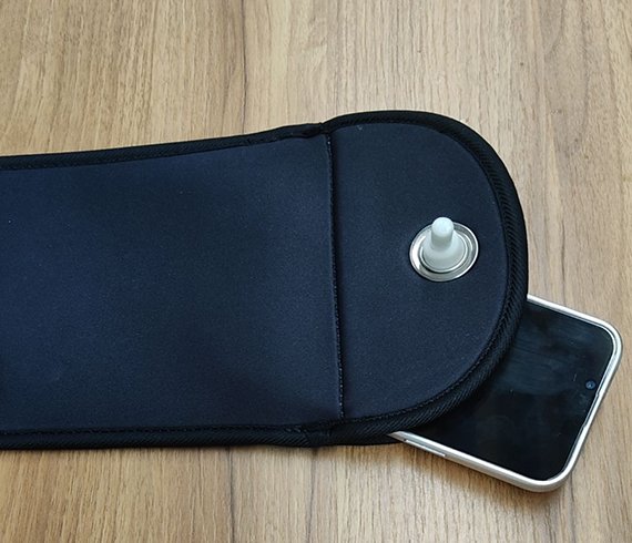 Mobile-Phone-lockable-pouches-6